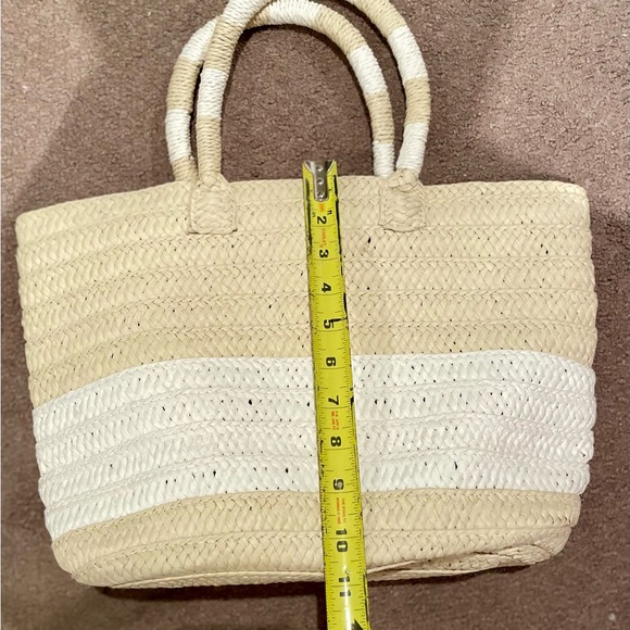 ALTRU weaved straw tote - Picture 6 of 7